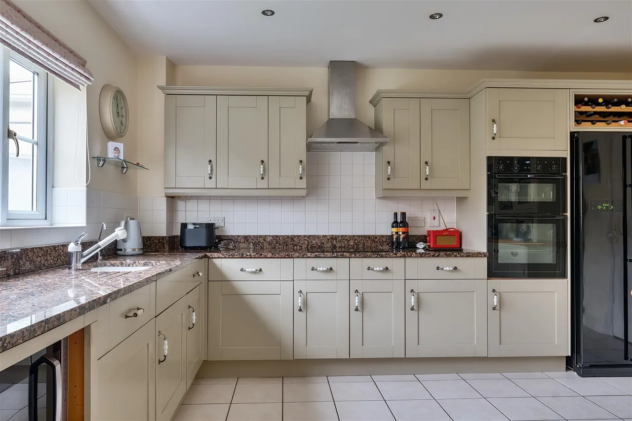 Fruitfields Close, Devizes, SN10, photo 11