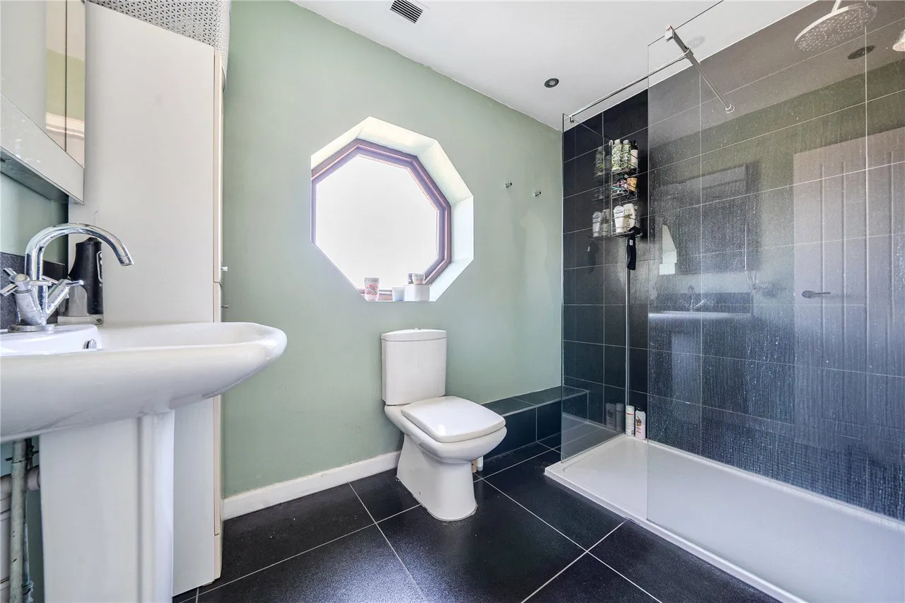 Selby Road, Garforth, LS25, photo 9