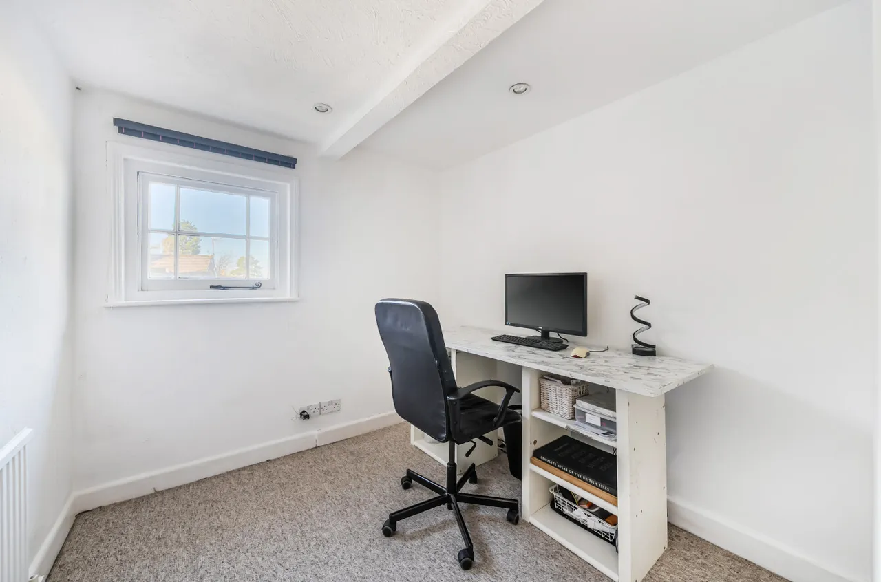 Church Hill, West End, SO30, photo 10