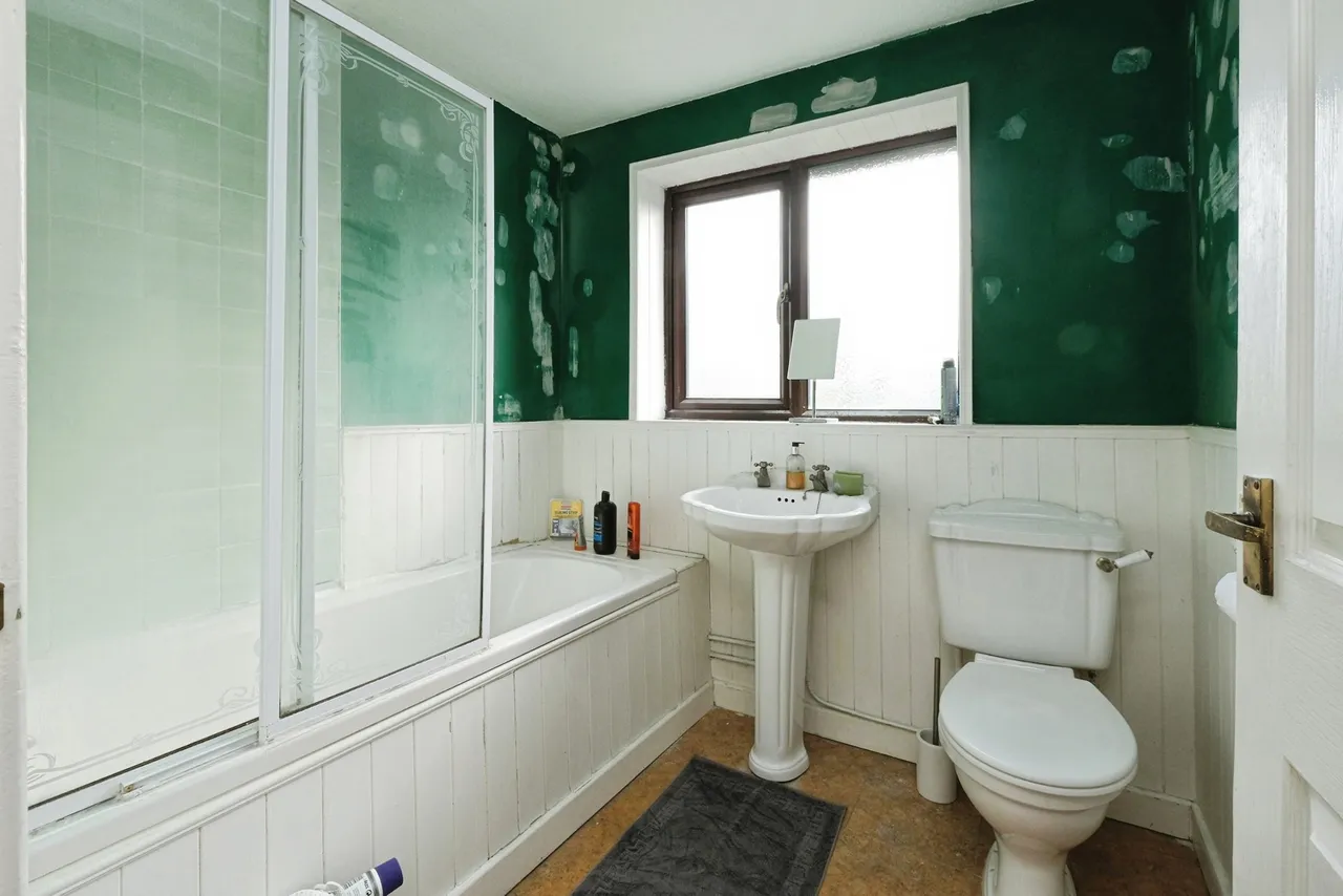 Almond Court, Liverpool, L19, photo 9