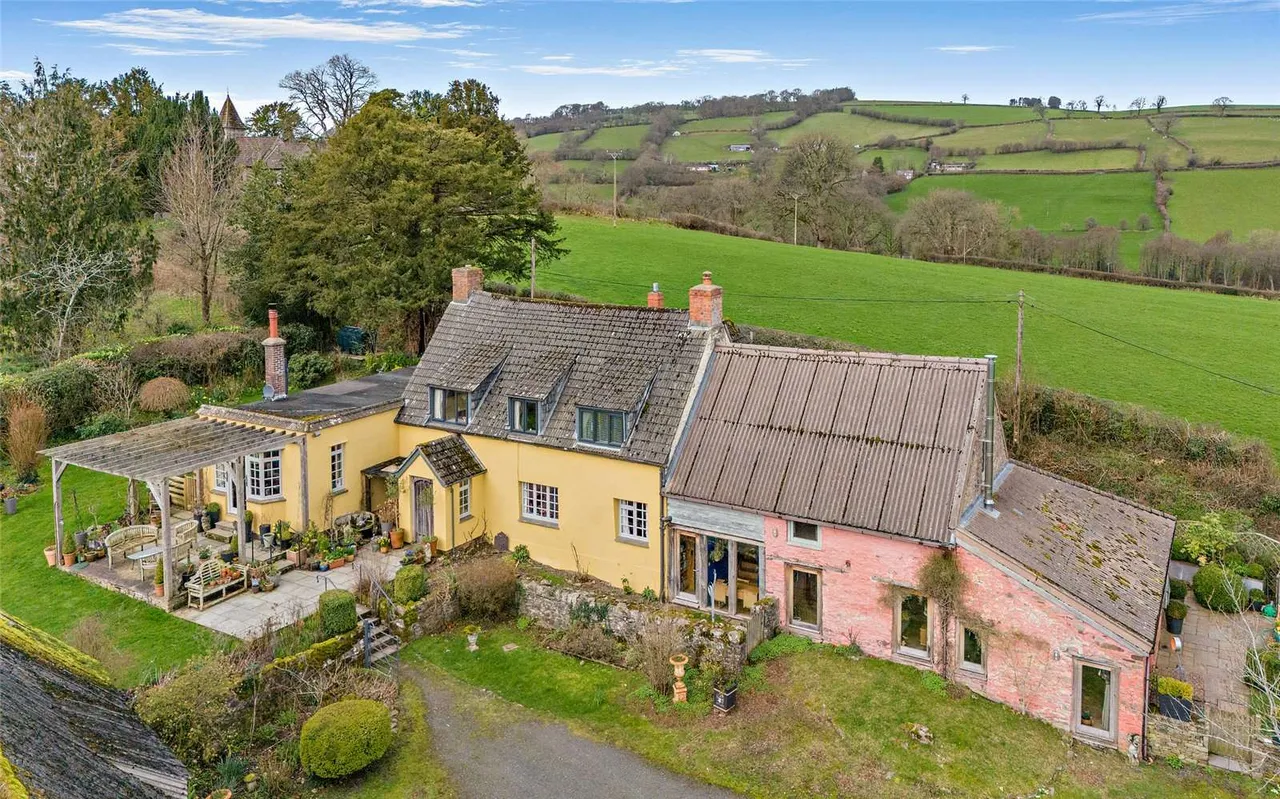 7 bed house for sale, Talachddu, Brecon, LD3