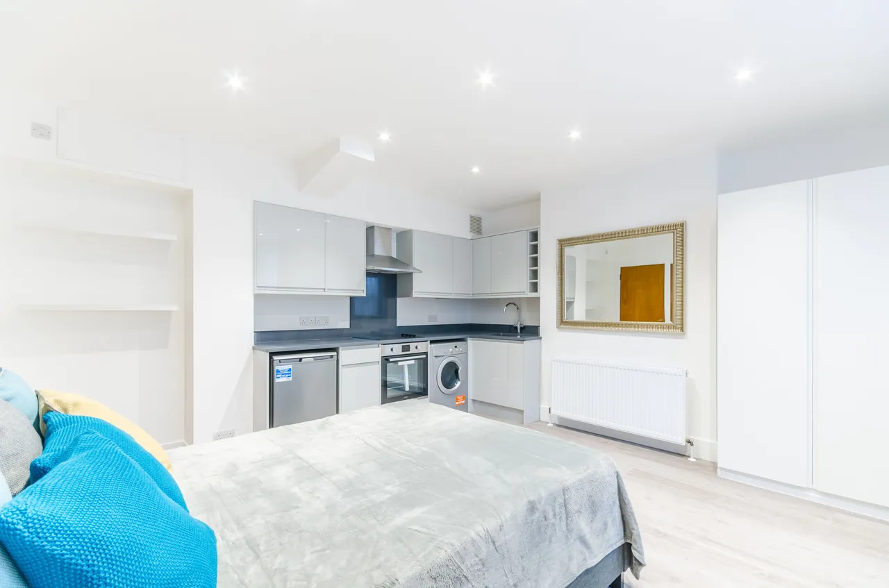 Flat 1, 21 Talgarth Road, London, photo 3