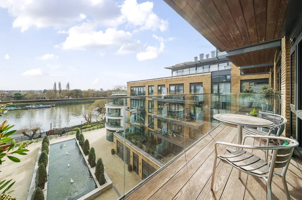 Kew Bridge Road, Brentford, TW8, photo 20