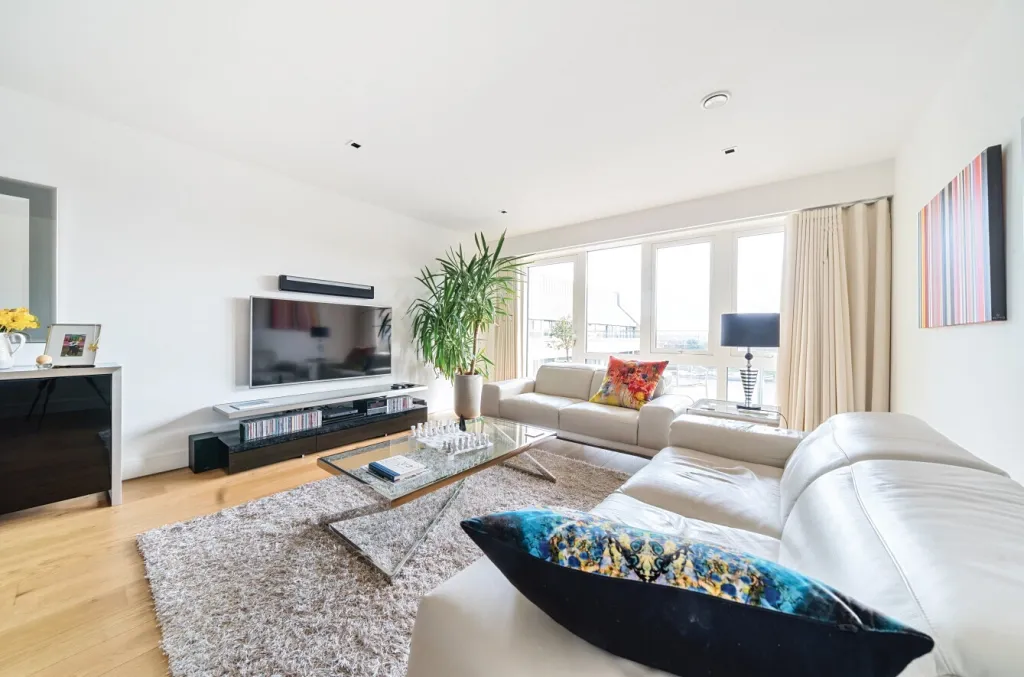 Kew Bridge Road, Brentford, TW8, photo 17