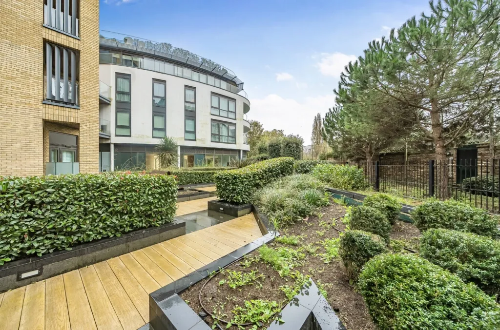 Kew Bridge Road, Brentford, TW8, photo 15