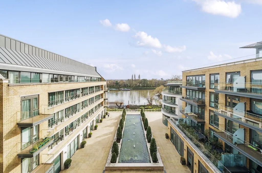 Kew Bridge Road, Brentford, TW8, photo 14