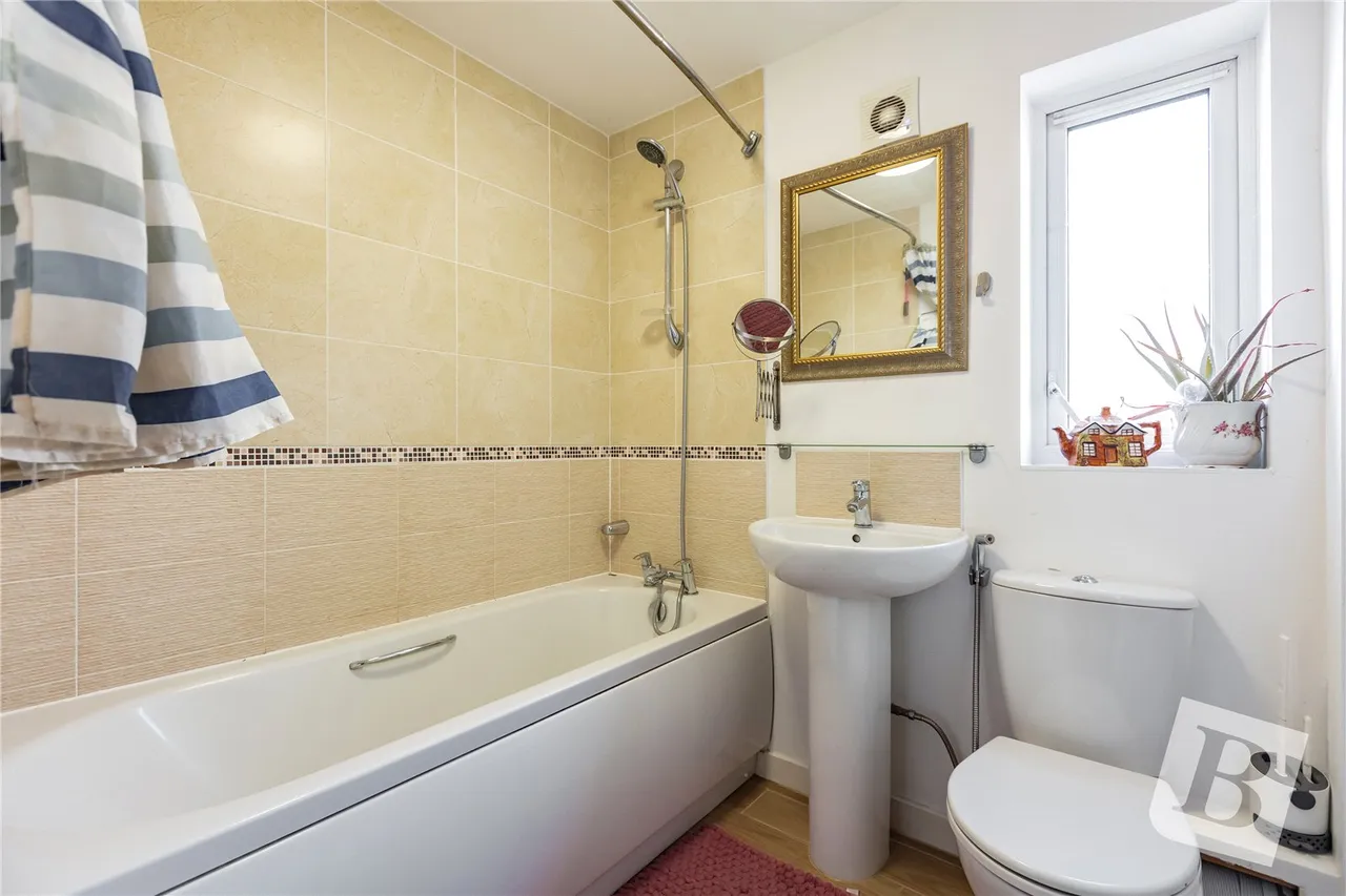 Radwinter Mews, Wickford, SS12, photo 12