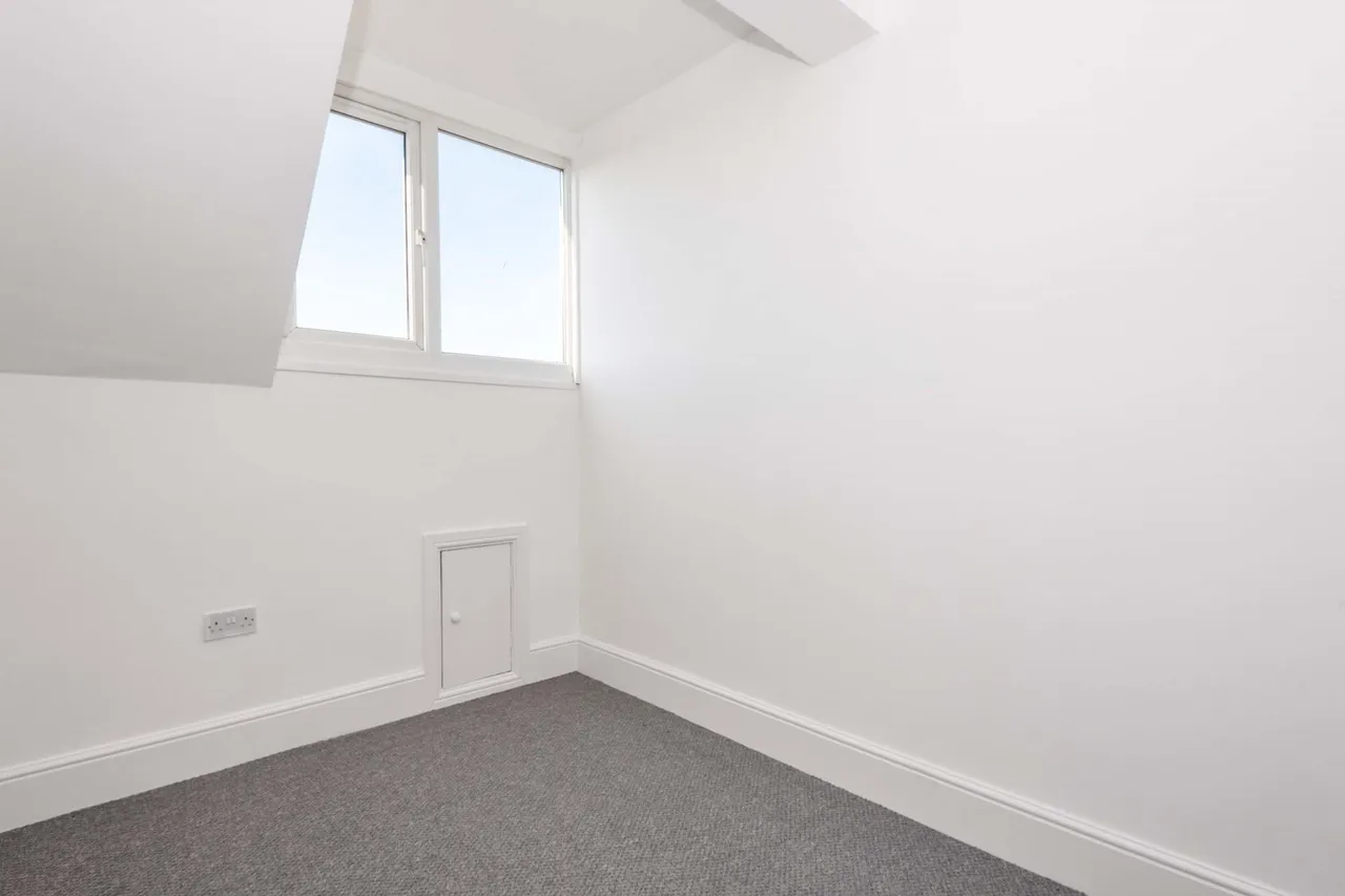 Victoria Road, Retford, DN22, photo 6