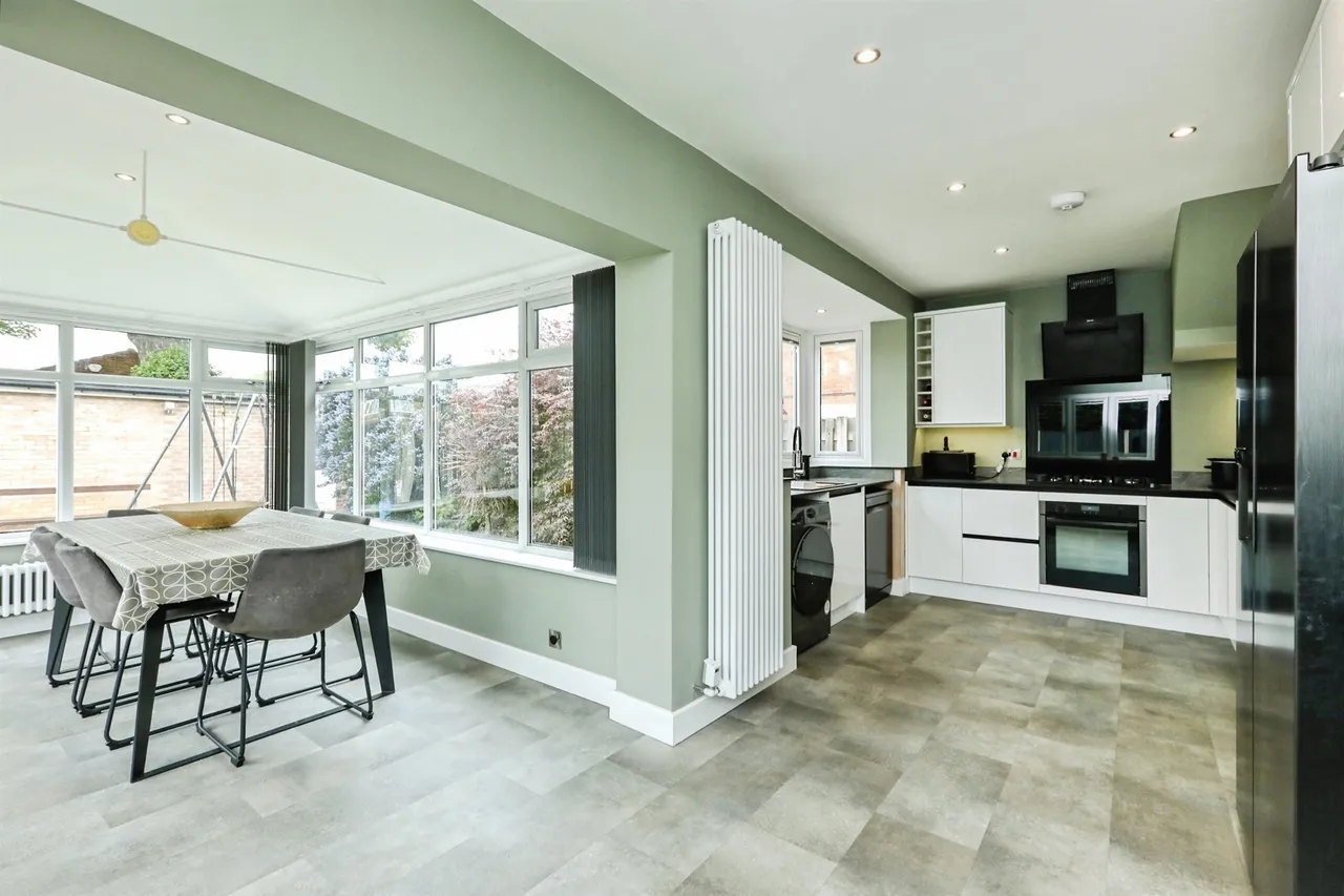 Windsor Road, Carlton-in-Lindrick, WORKSOP, photo 4