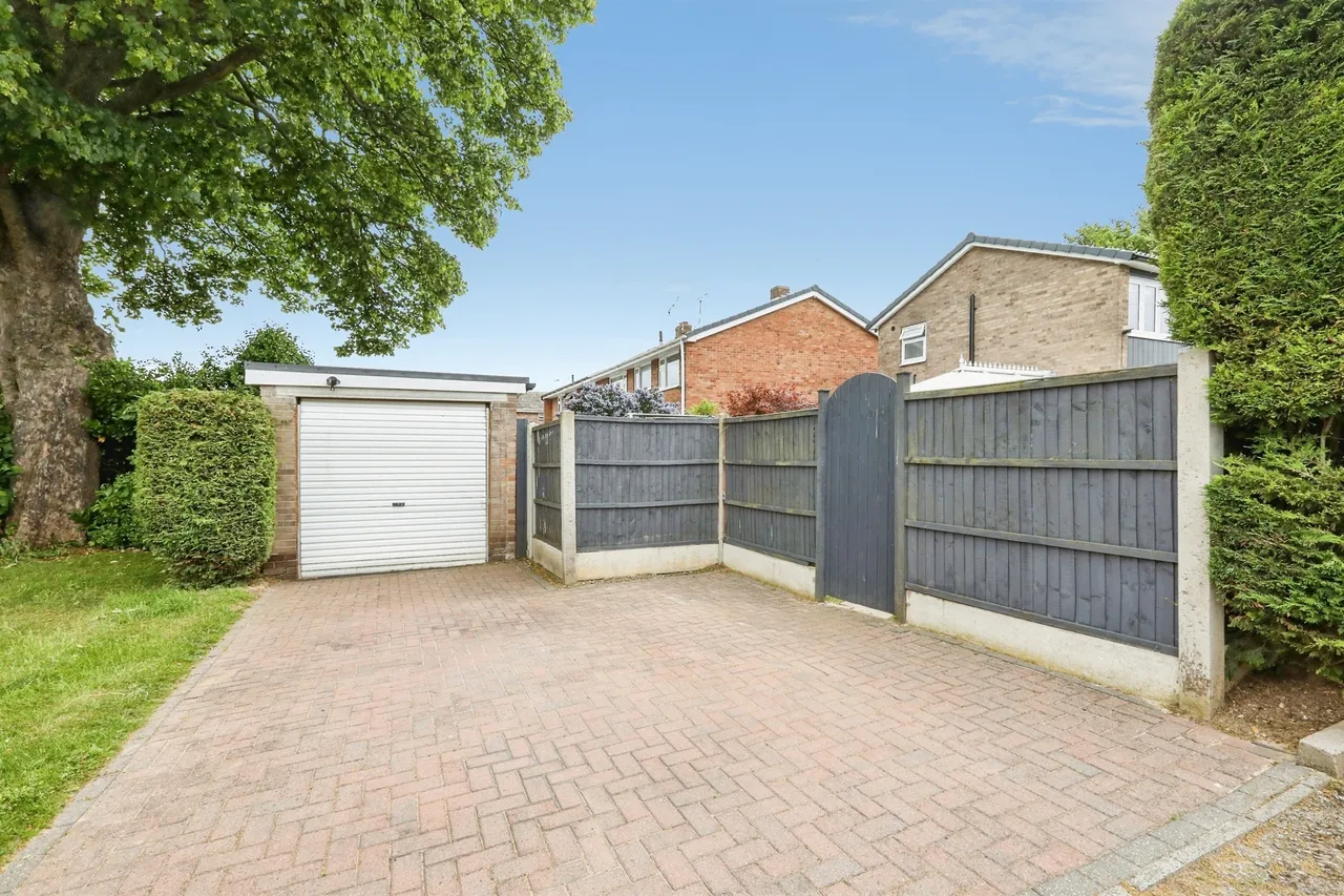 Windsor Road, Carlton-in-Lindrick, WORKSOP, photo 11
