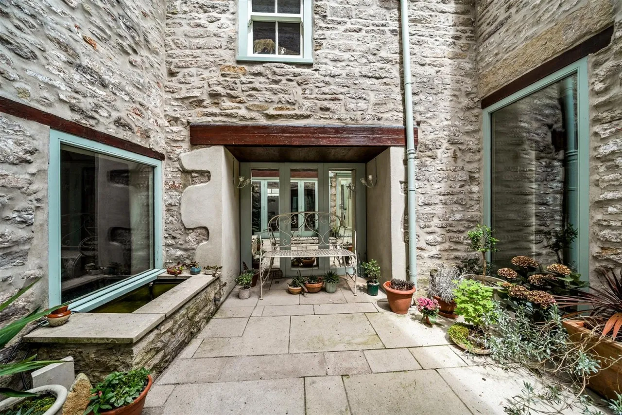 High Street, Swanage, BH19, photo 13