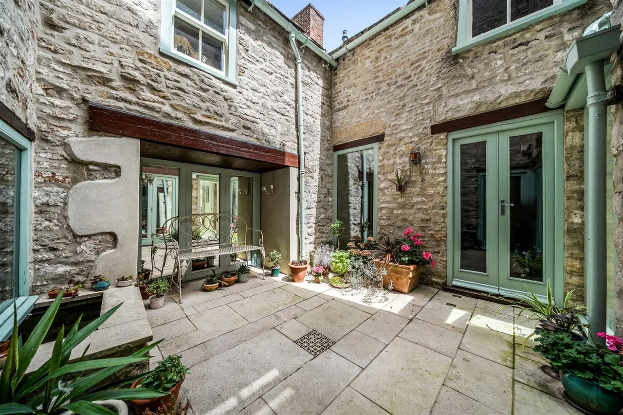 High Street, Swanage, BH19, photo 15