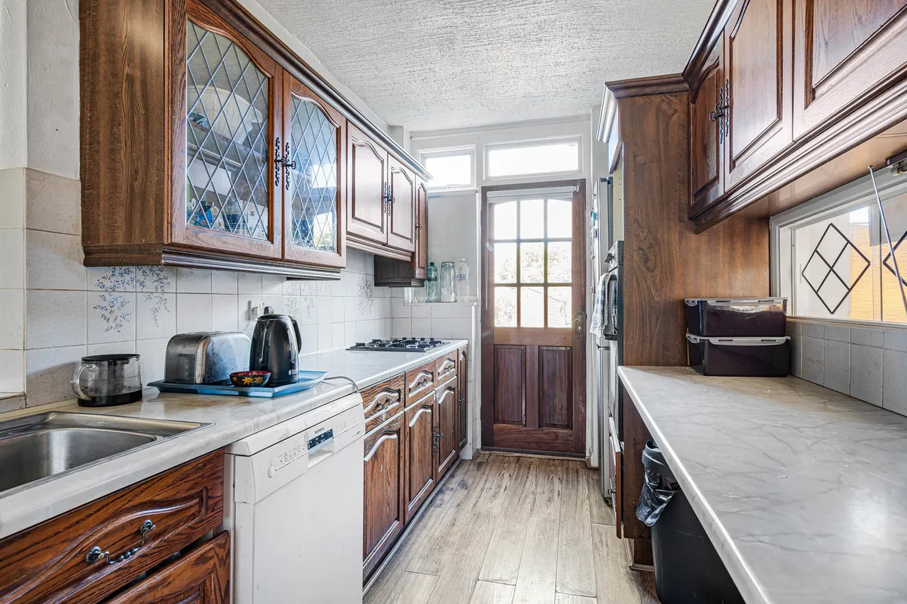 Crane Way, Twickenham, TW2, photo 3