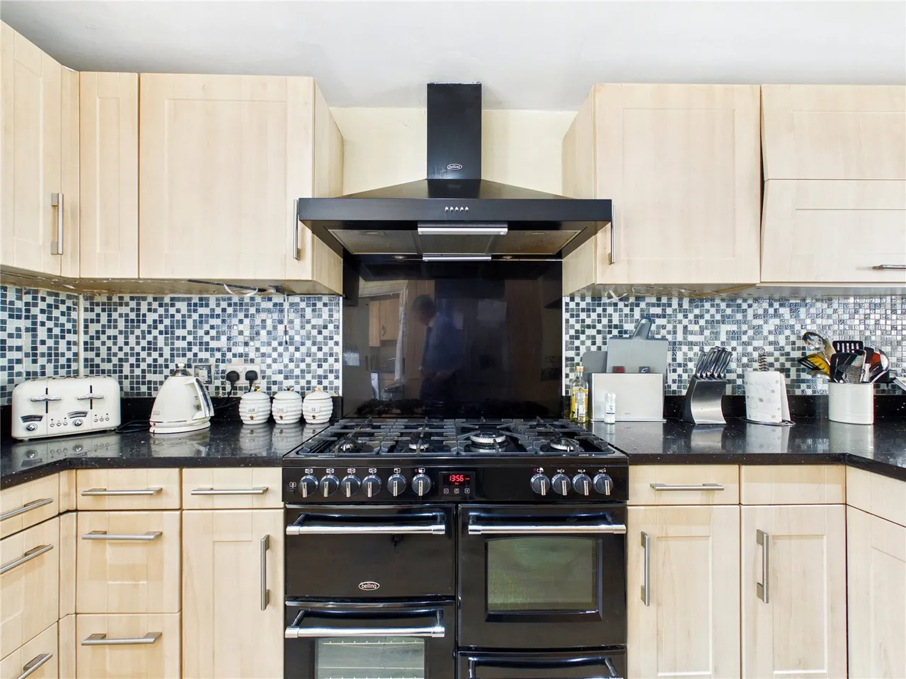 Gavin Way, Highwoods, CO4, photo 20