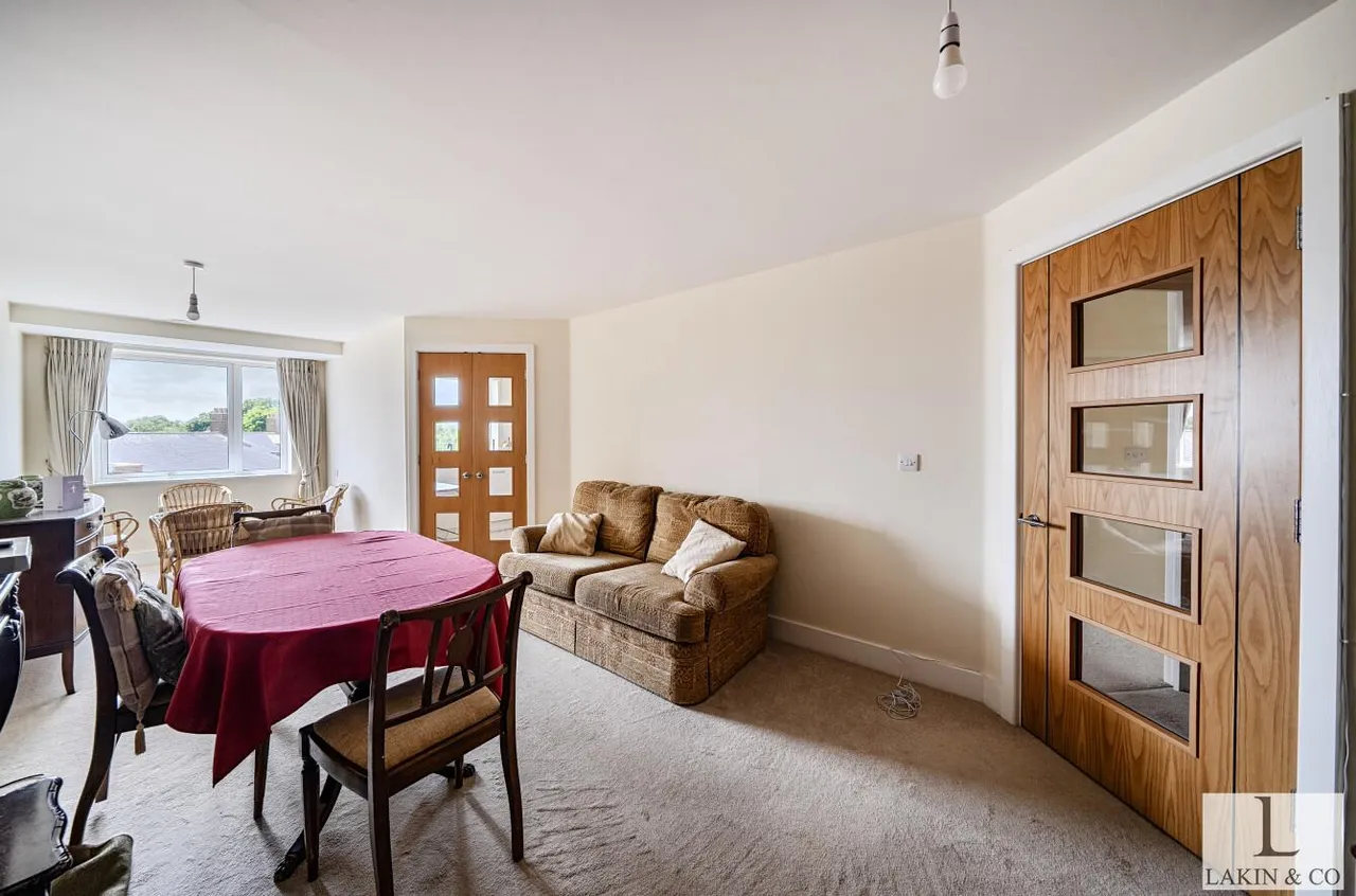 Josiah Drive, Ickenham, UB10 8FB, photo 4