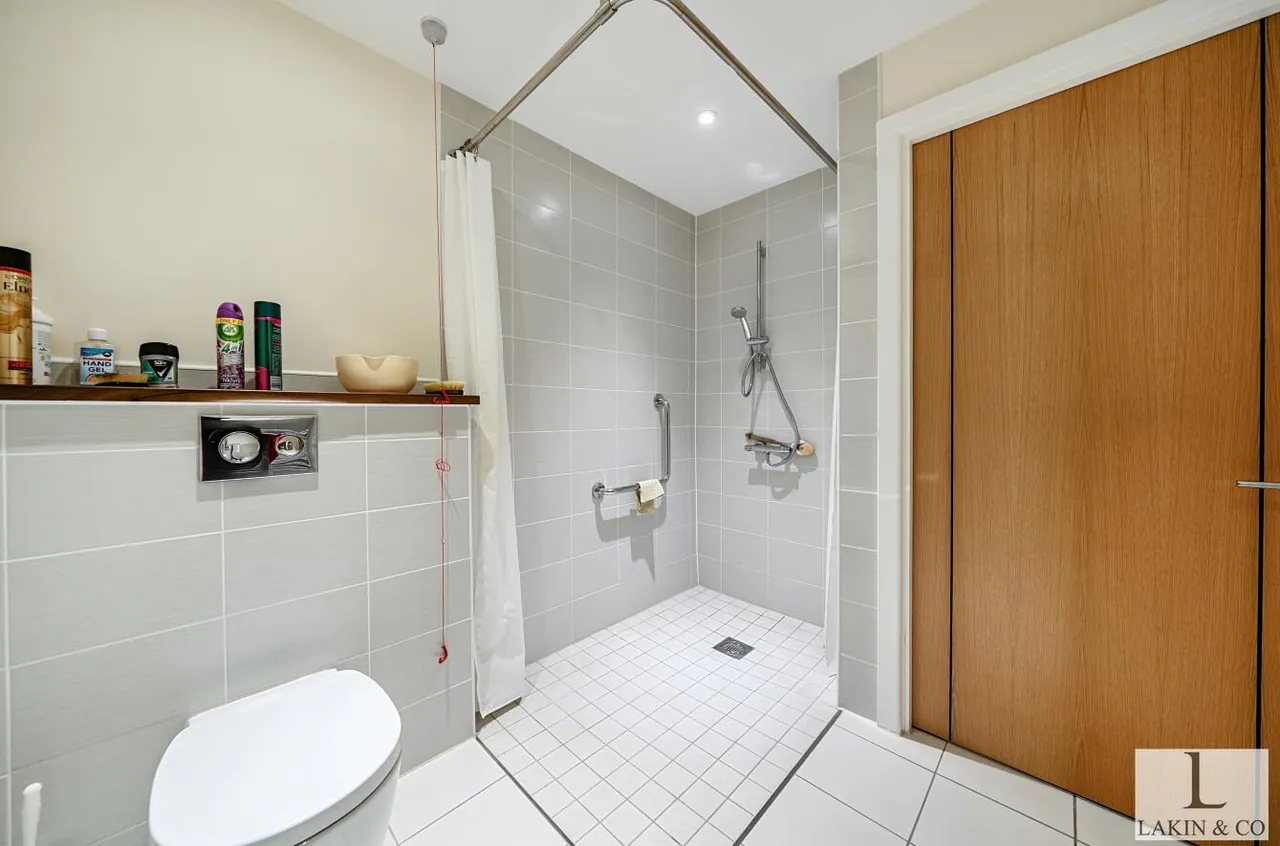 Josiah Drive, Ickenham, UB10 8FB, photo 10