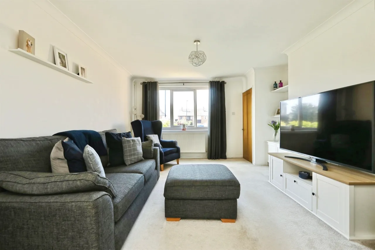 Grange Avenue, Hatfield, DN7, photo 2