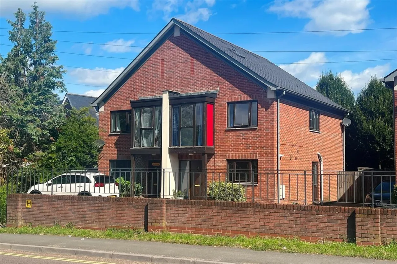 4 bed house to rent, Mansfield Road, Ringwood, BH24