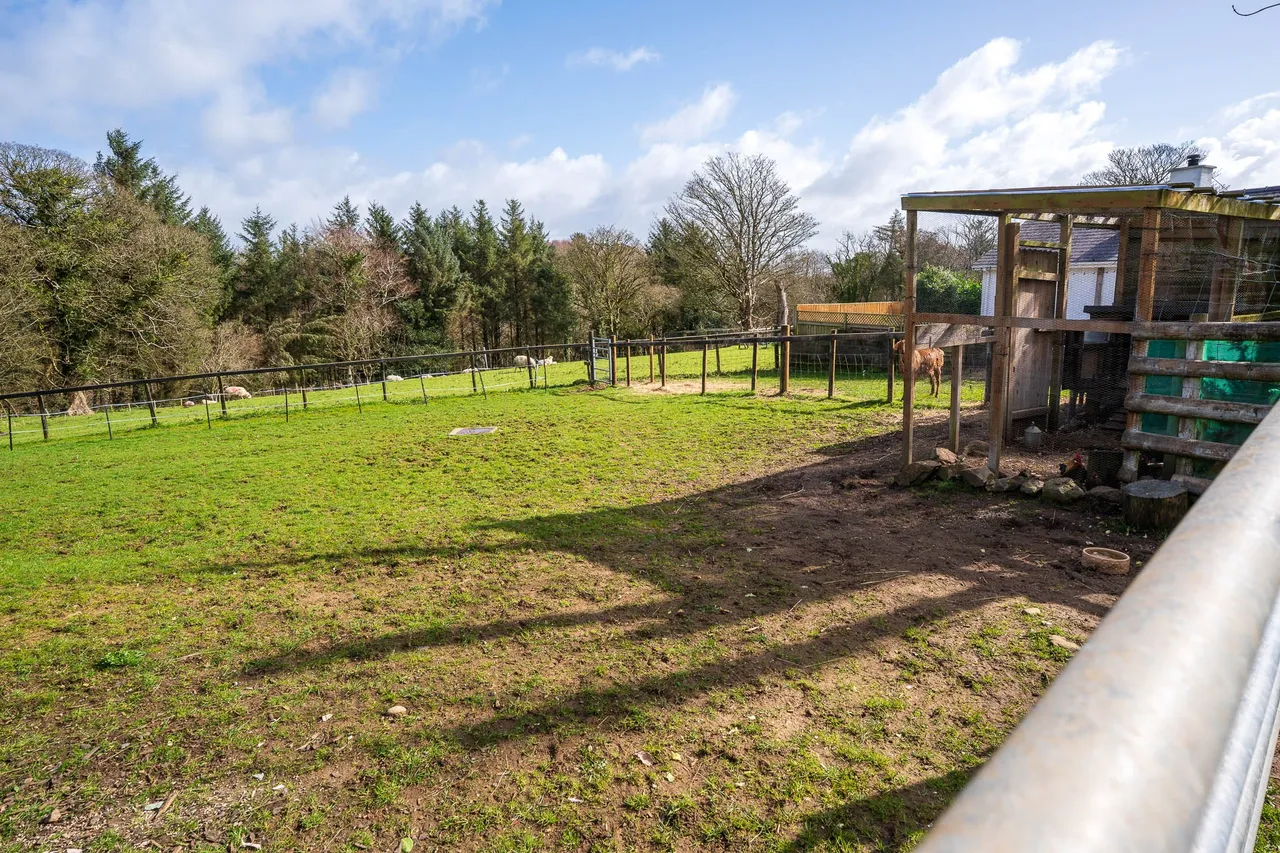 Ger Yr Efail, Boduan, Pwllheli, Gwynedd, LL53 8UF, photo 6