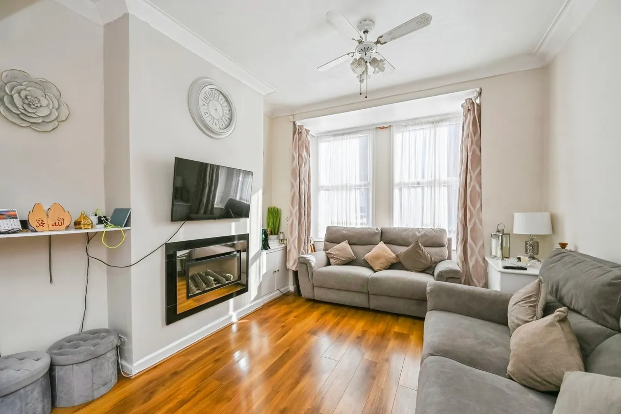 Binns Road, Liverpool, L13, photo 2