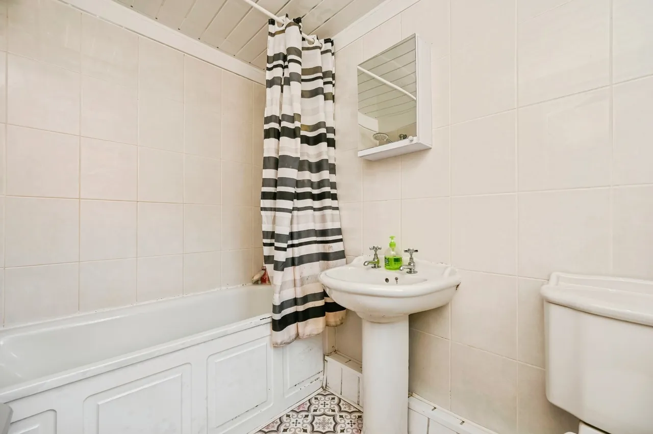 Binns Road, Liverpool, L13, photo 6