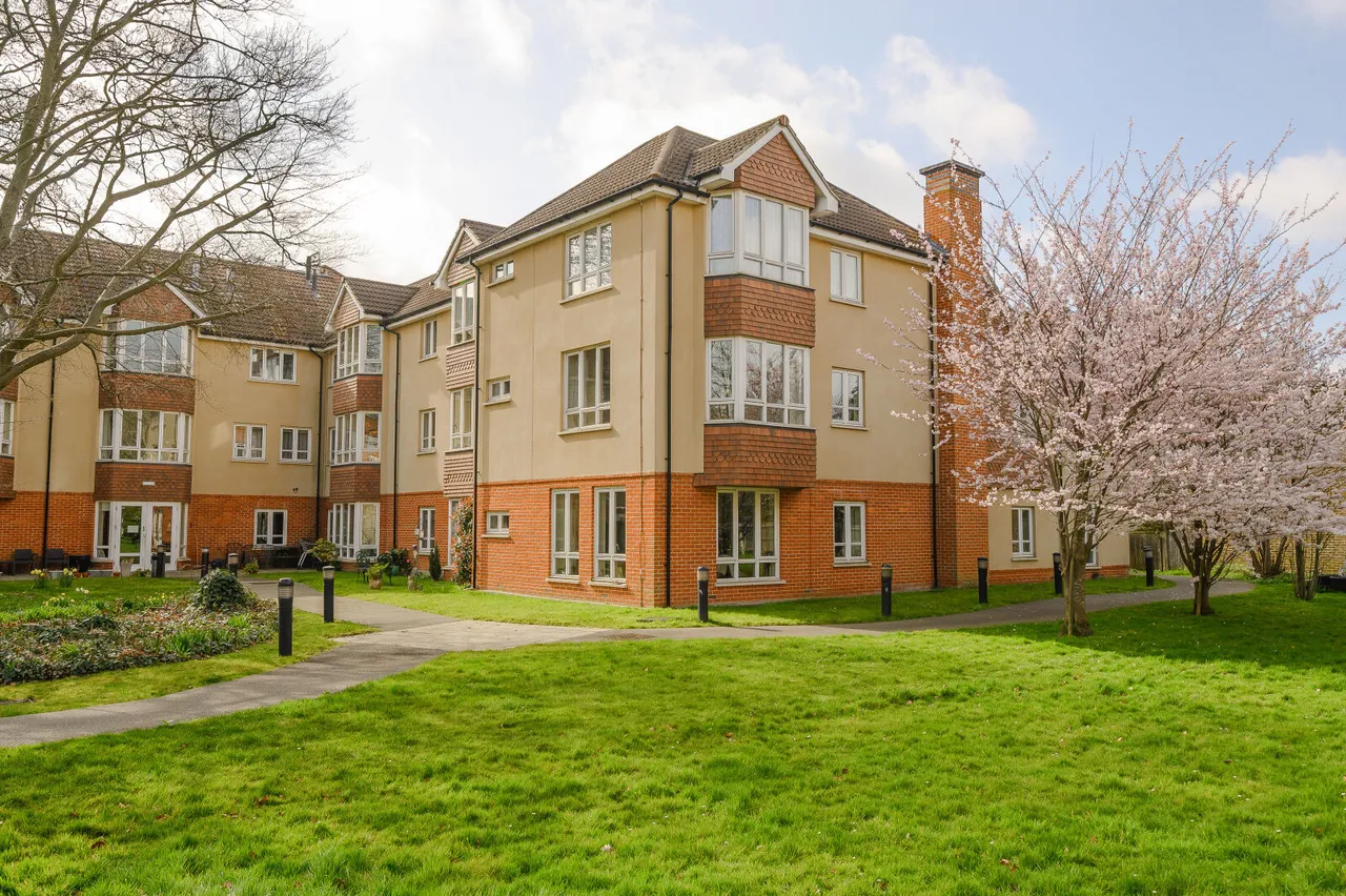 1 bed flat for sale, Langley Road, Merton Park, SW19