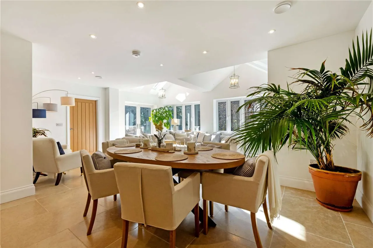 Andover Road, Highclere, Newbury, Hampshire, RG20 9QX, photo 2