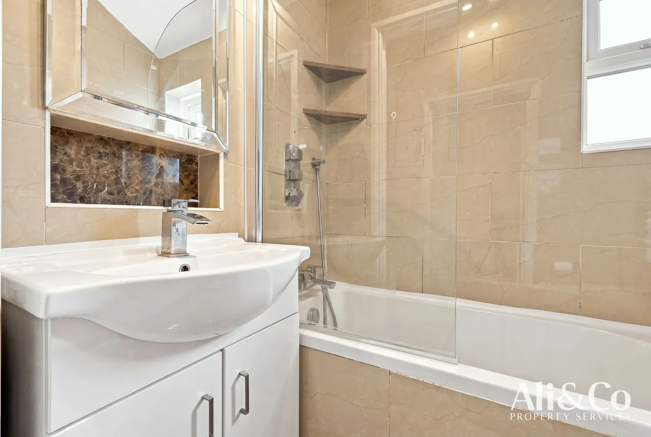 Kent Road, Grays, Essex, RM17 6DE, photo 12
