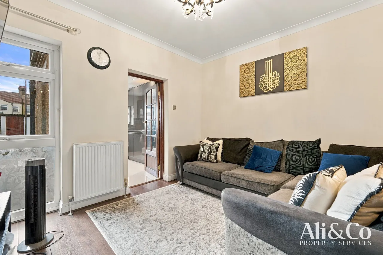 Kent Road, Grays, Essex, RM17 6DE, photo 6