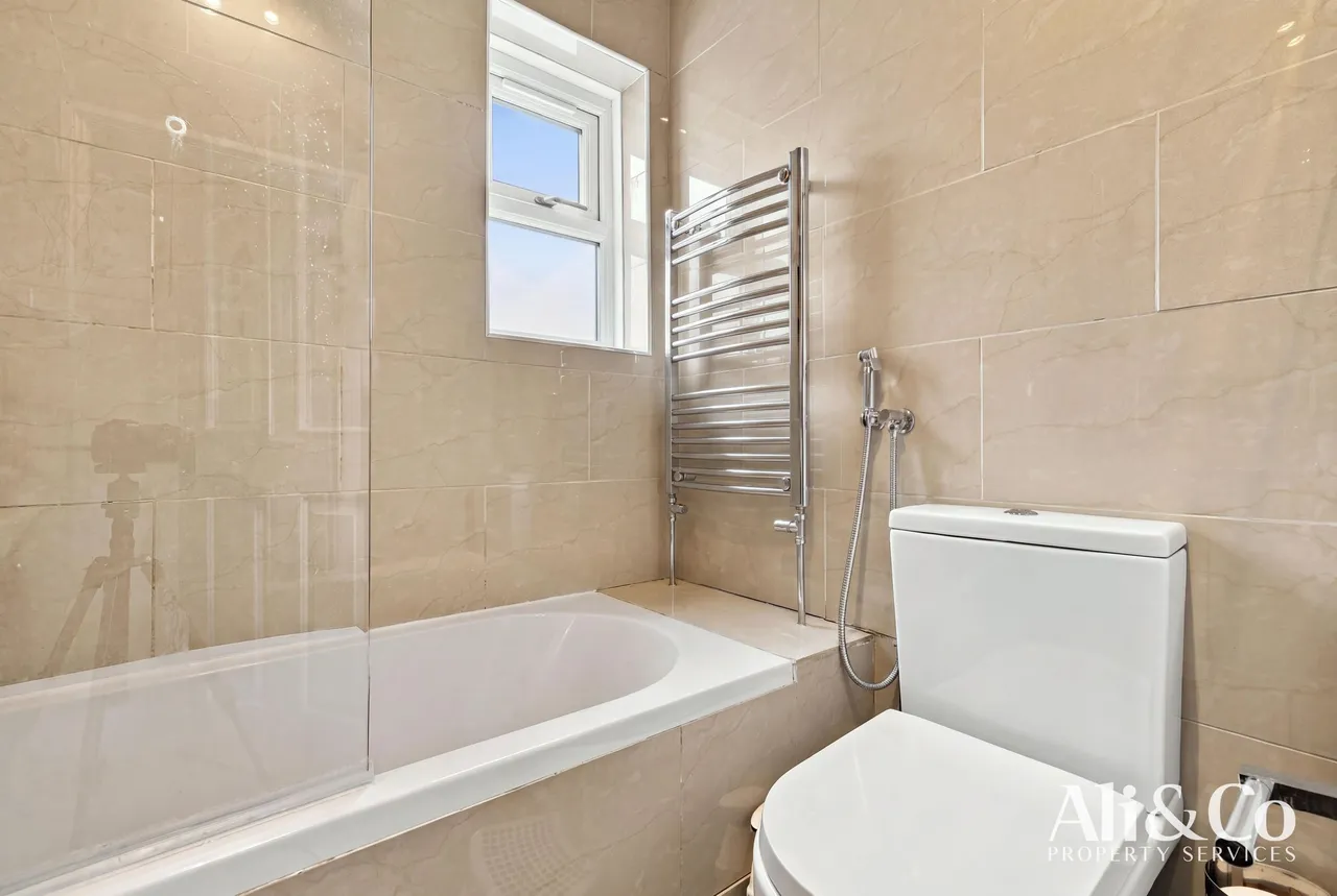 Kent Road, Grays, Essex, RM17 6DE, photo 11