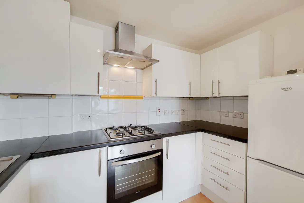 29 Greencourt House, 200 Mile End Road, London, photo 5