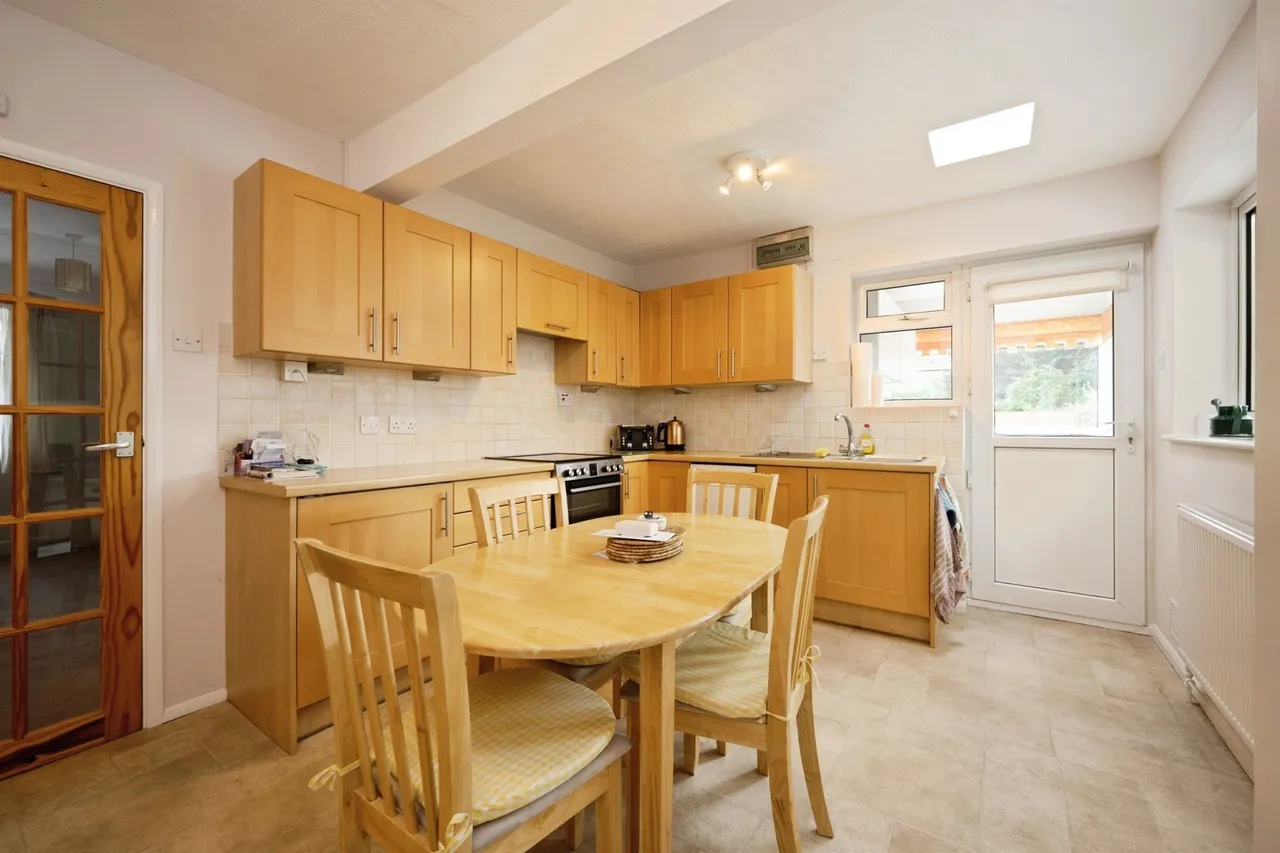 Aylesbury Road, Wendover, HP22, photo 9