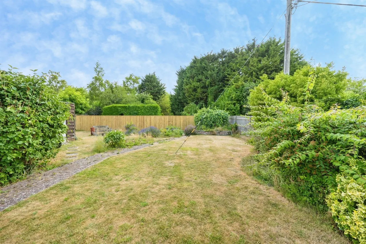 Aylesbury Road, Wendover, HP22, photo 24