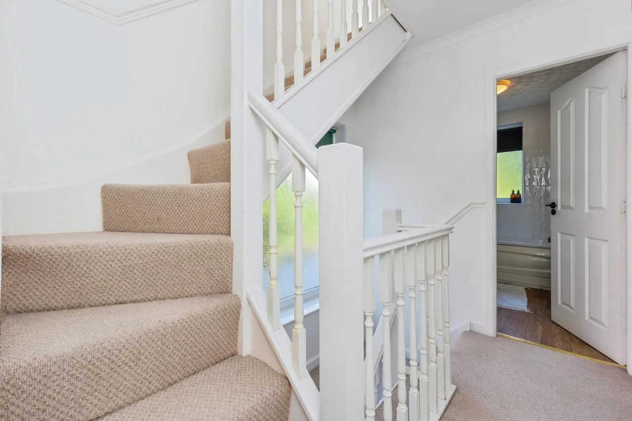 Stapleford Close, Sale, M33, photo 35