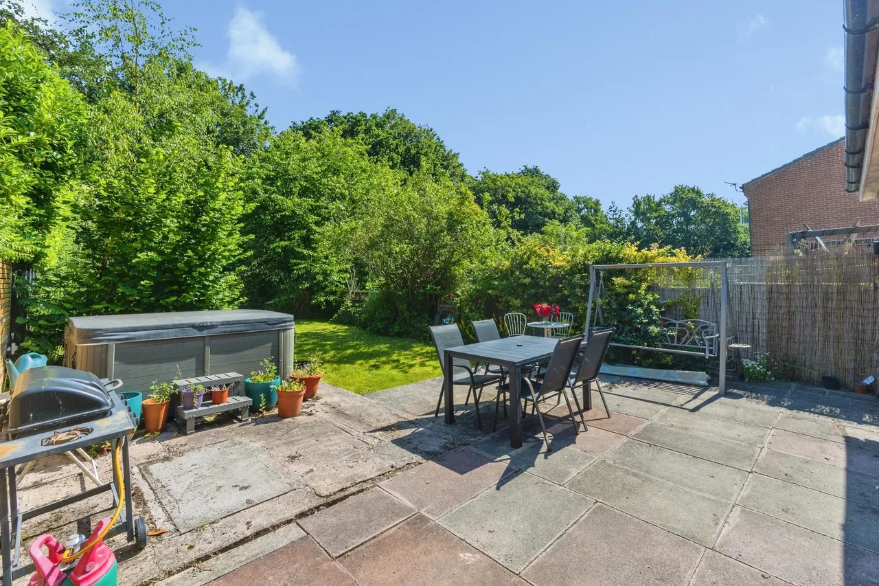 Stapleford Close, Sale, M33, photo 13
