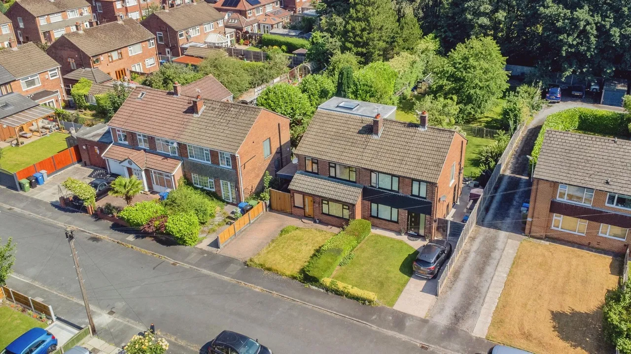 Stapleford Close, Sale, M33, photo 40
