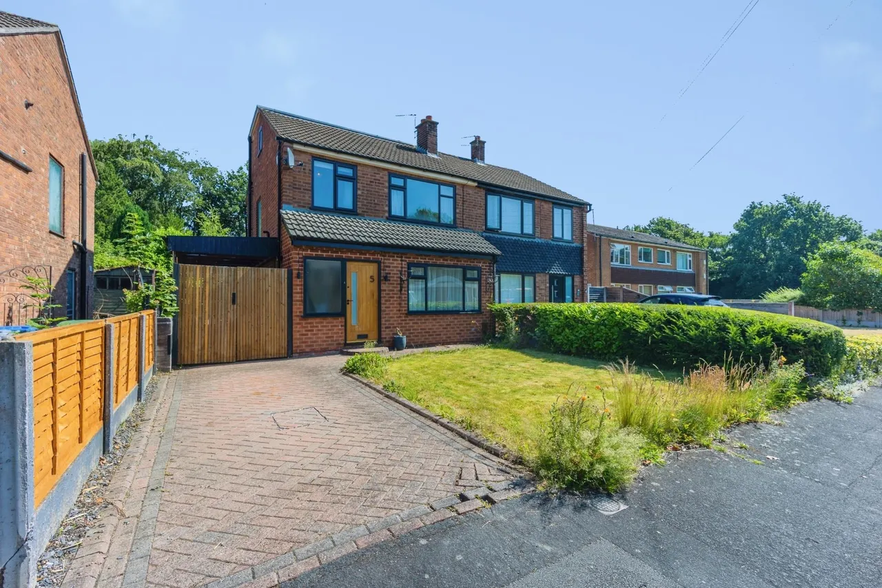 4 bed house for sale, Stapleford Close, Sale, M33