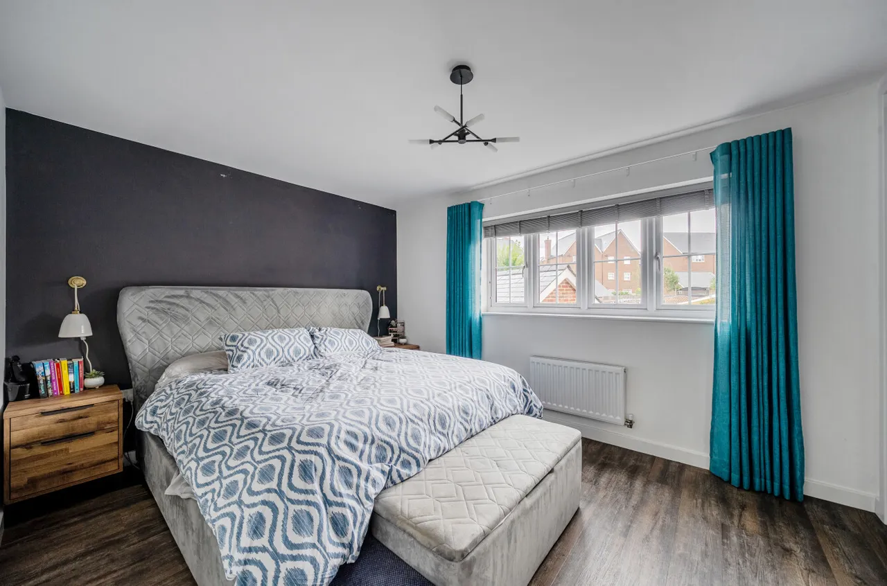 Titchener Way, Hook, RG27, photo 4