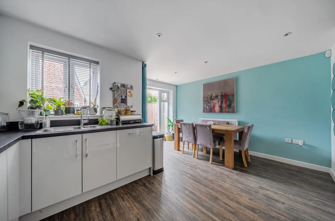 Titchener Way, Hook, RG27, photo 11