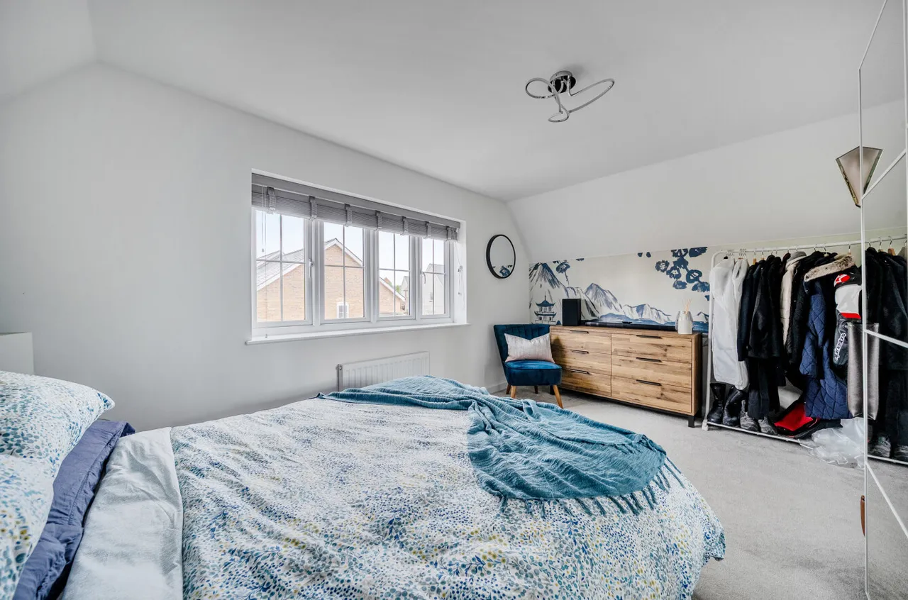 Titchener Way, Hook, RG27, photo 5