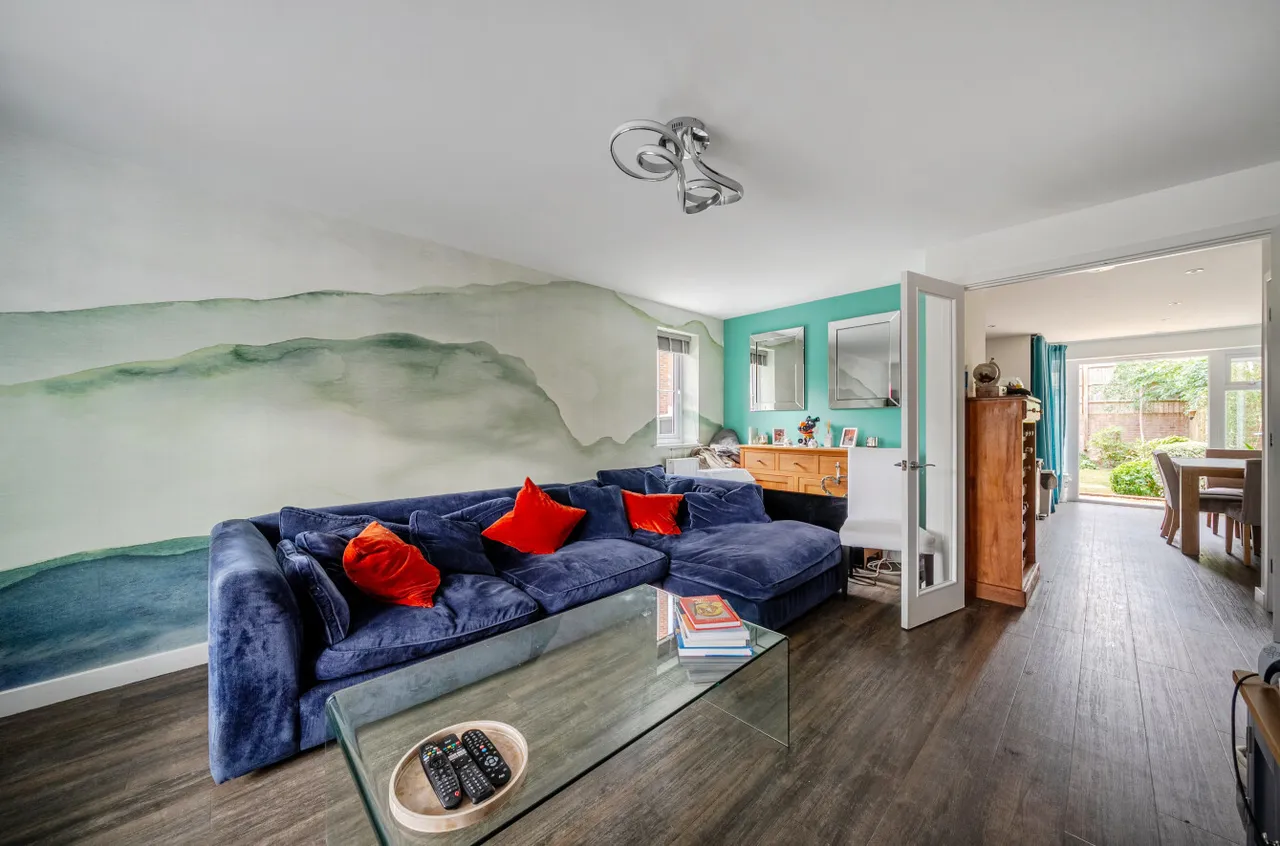 Titchener Way, Hook, RG27, photo 12