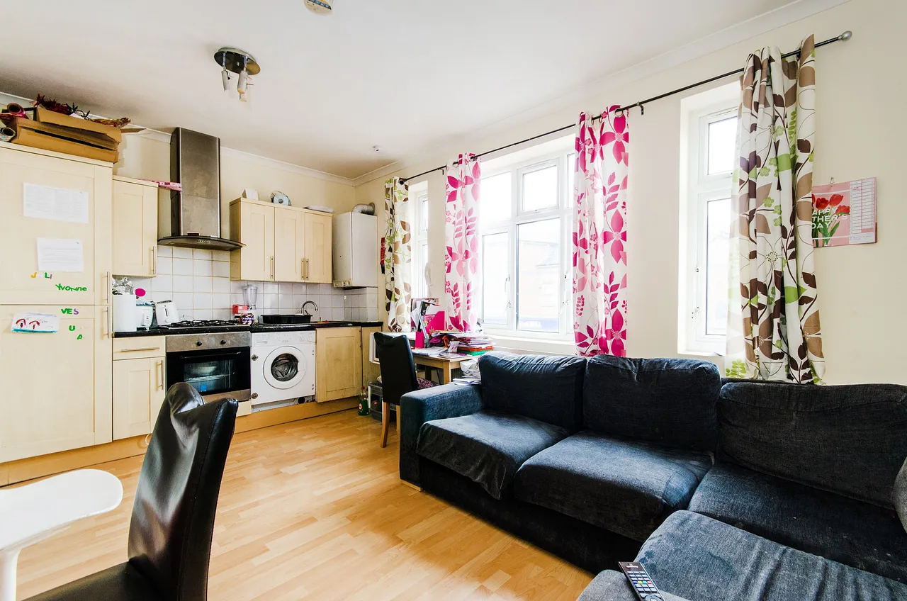 141a Greenford Road, Harrow, photo 2