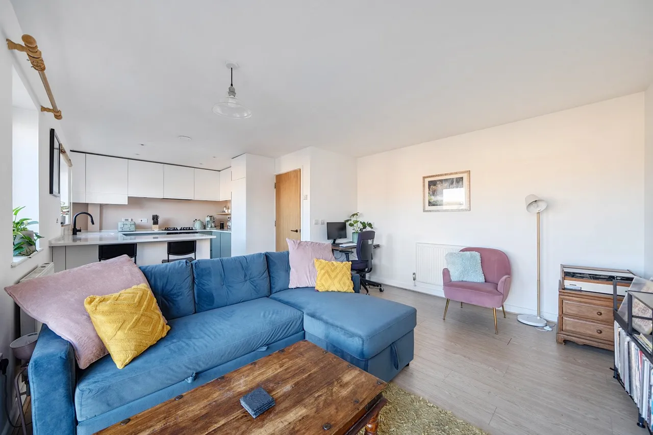 Calypso Crescent, London, SE15, photo 13