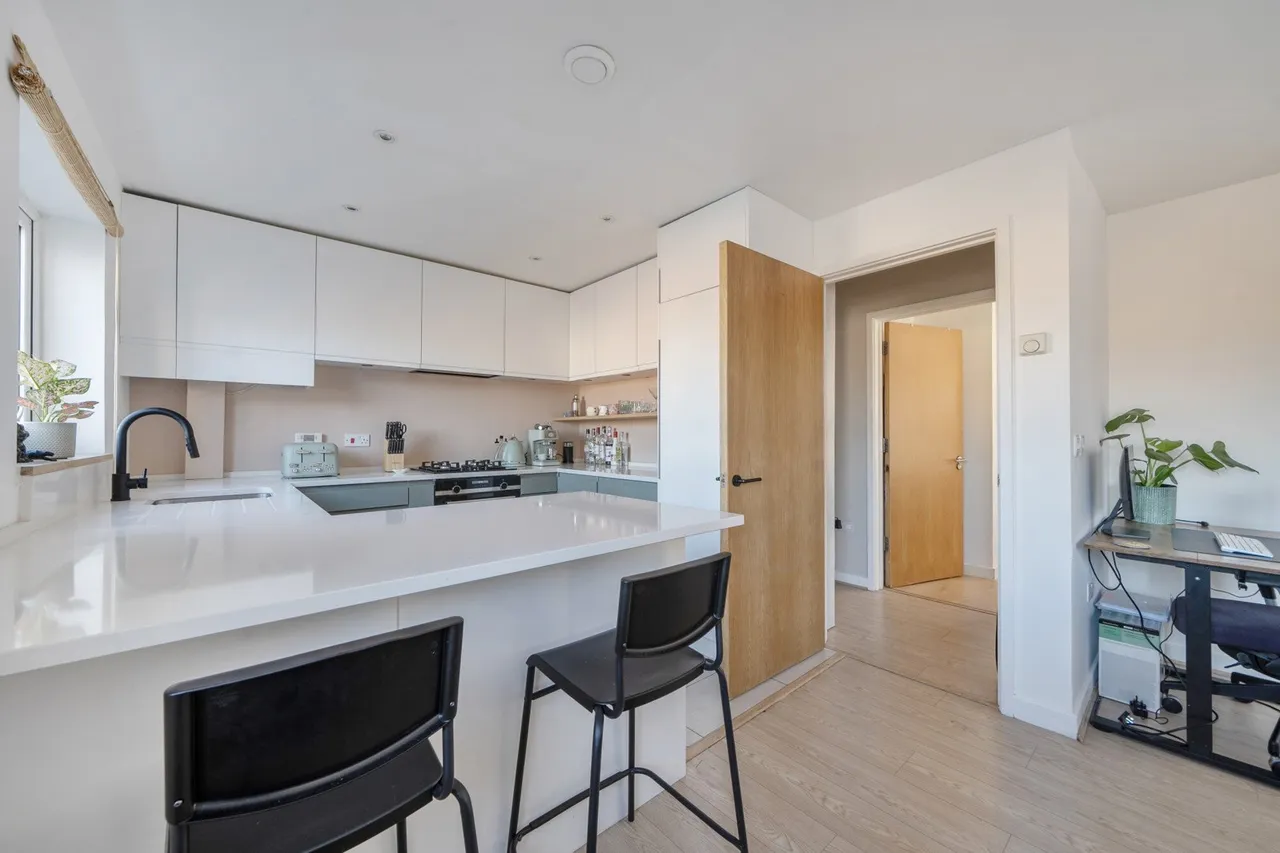 Calypso Crescent, London, SE15, photo 6