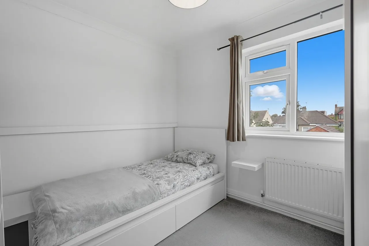 Regent Close, Grays, Essex, RM16 2RD, photo 13