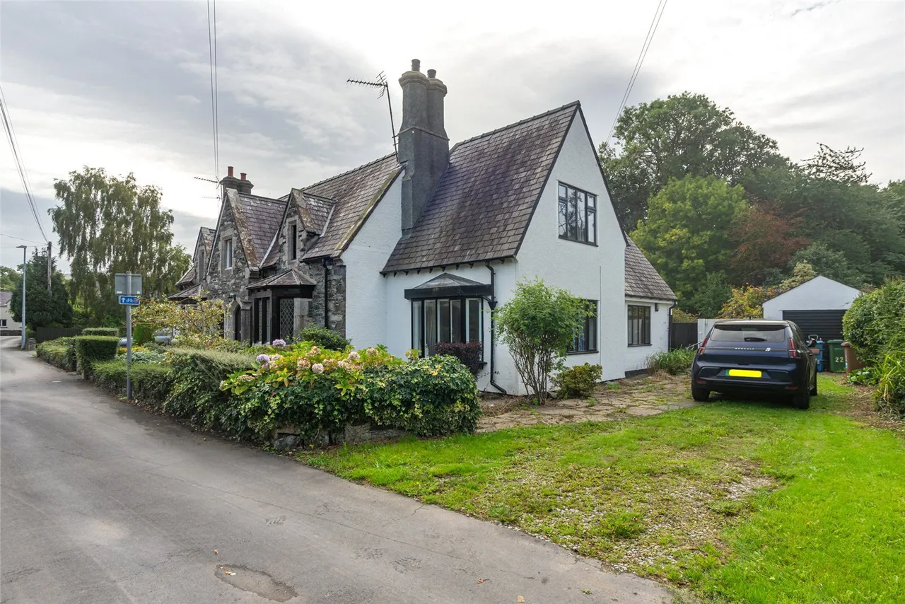 4 bed house for sale, Llandygai Village, Llandygai