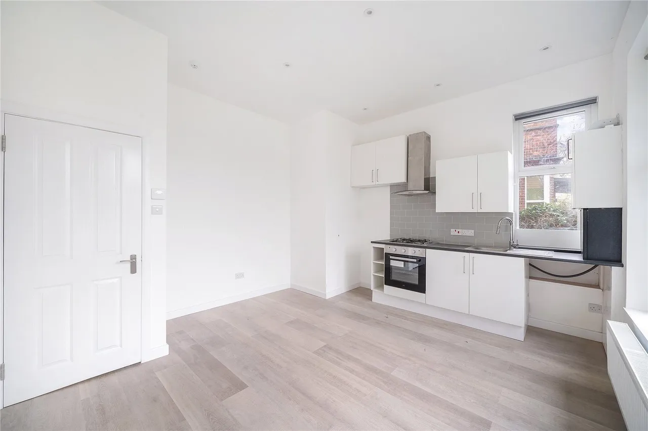 Aldrington Road, London, SW16, photo 2