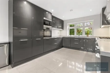 Hillside Road, Coulsdon, photo 17
