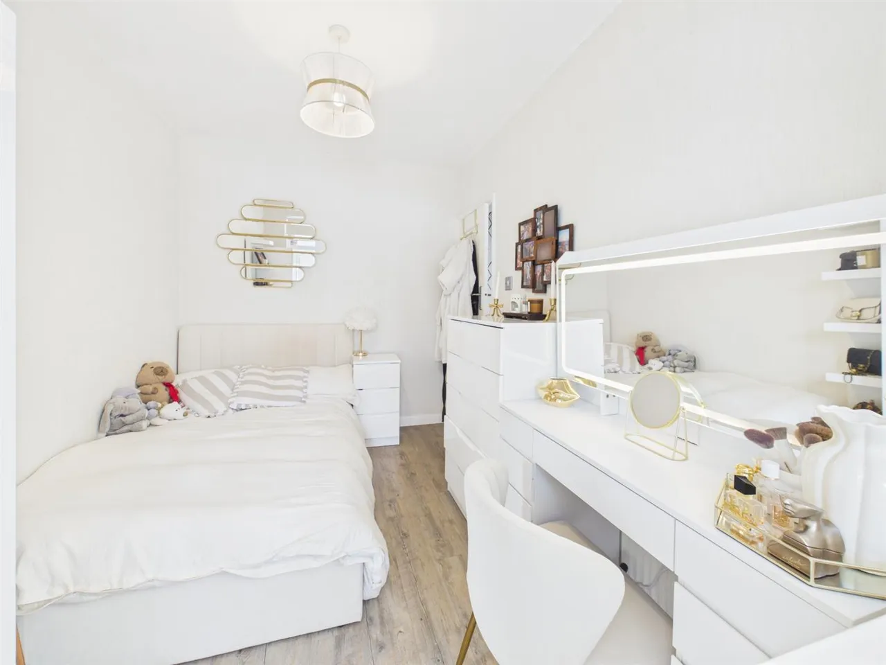 Willow Grove, Ruislip, HA4 6DG, photo 6