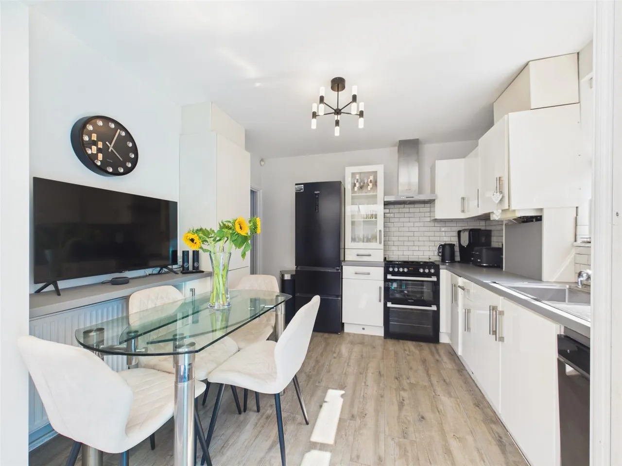 Willow Grove, Ruislip, HA4 6DG, photo 11